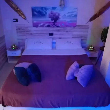 Small But Gold Apartment *